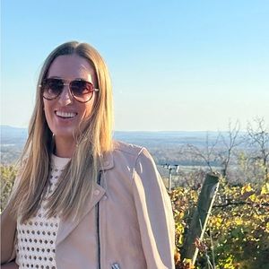 Meet your Posher, Brooke